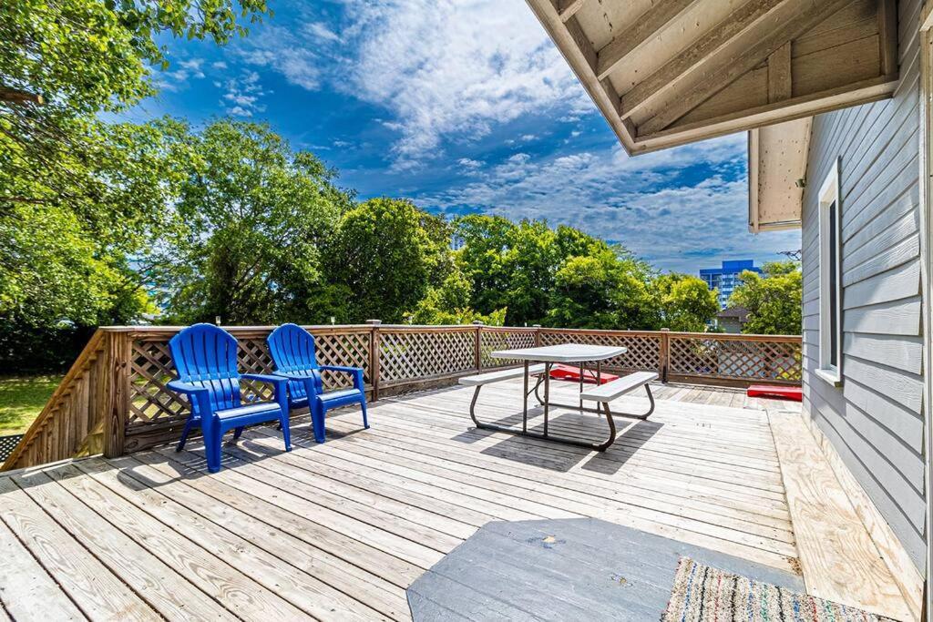 Gorgeous Centrally Located Ocean View 2 King, Huge Private Yard & Deck, Firepit, Bbq, & Game Tables Myrtle Beach Exterior foto