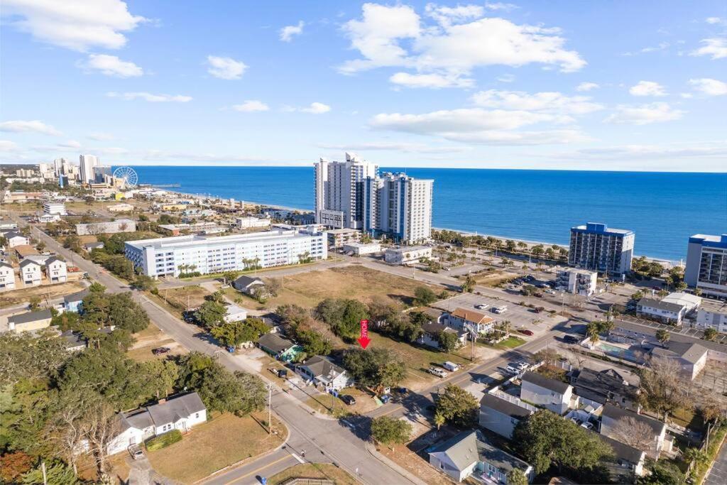 Gorgeous Centrally Located Ocean View 2 King, Huge Private Yard & Deck, Firepit, Bbq, & Game Tables Myrtle Beach Exterior foto
