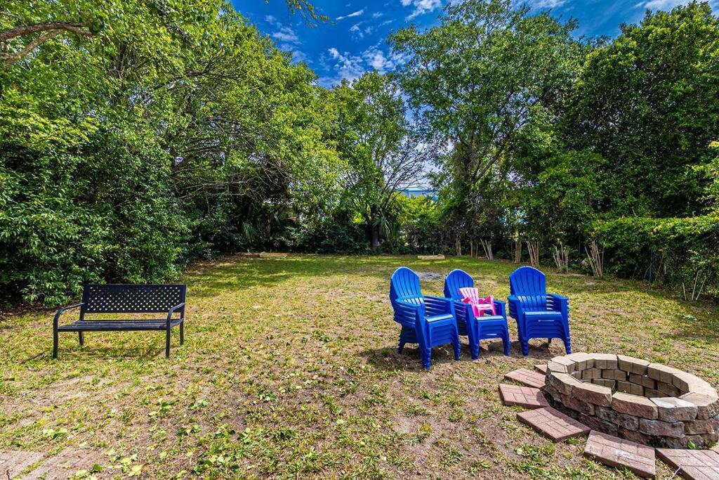 Gorgeous Centrally Located Ocean View 2 King, Huge Private Yard & Deck, Firepit, Bbq, & Game Tables Myrtle Beach Exterior foto