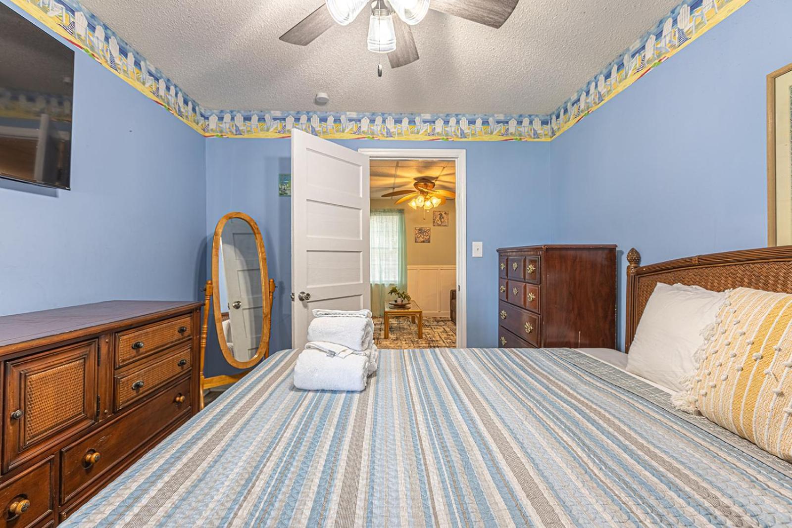 Gorgeous Centrally Located Ocean View 2 King, Huge Private Yard & Deck, Firepit, Bbq, & Game Tables Myrtle Beach Exterior foto